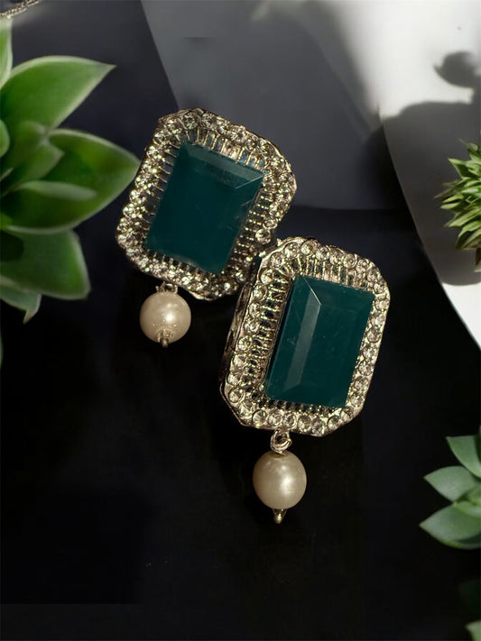 Graceful Emerald Pearl Jewelry Set